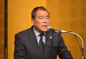 「今年は建設工事に着手したい」と話す臼井会長