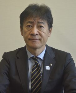 「子供たちの未来に向けて取り組む」と話す野村教育長