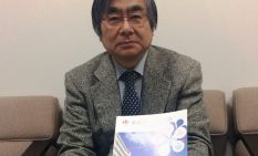 新体制構想を説明する廣江学長