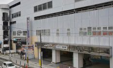 駅舎移設が計画されている京王橋本駅