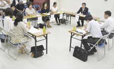 外国人市民を招いて行った意見交換会