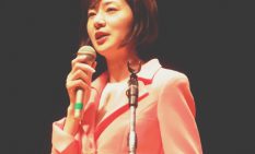 市内で講演を行った佐々木参議員