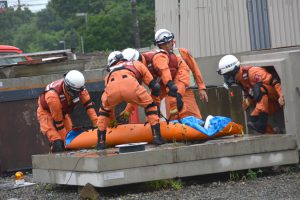 相模原市消防局などが参加したガレキ救助訓練