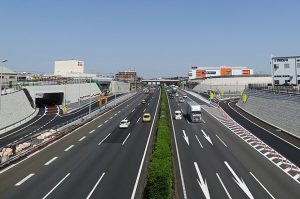 渋滞の発生が予測されている綾瀬SIC付近