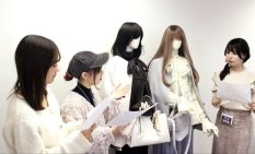 【相模原】相模女子大生が冬のコーデ提案　ステスク開業29周年で展示開催