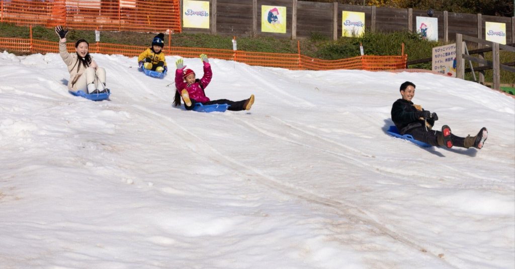 関東最大級の屋外雪あそび広場「スノーパラダイス」　12月6日さがみ湖MORI MORIで今季オープン