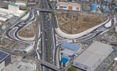 高速道路２社、年末年始の首都圏渋滞情報　綾瀬スマートIC付近で発生多く