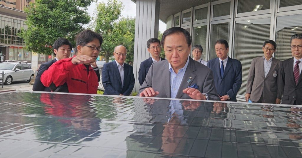 “かながわ発”次世代太陽電池、県有施設で国内初実証へPXPと県が連携協定、脱炭素化を加速