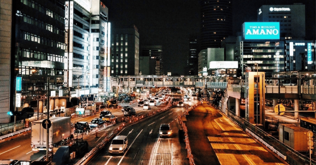 神奈川の産業構造に入れ替わり サービス業と製造業の構成比