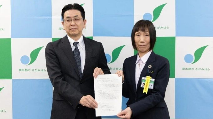 　学校教育におけるＩＣＴ活用を支援するチエルと相模原教育委員会は３日、「教務支援システムの高度化に関する連携協定」を締結した。協定に基づき、市立中学校と義務教育学校後期課程で、時間割作成業務の効率化を目的とした新システムの実証実験を始める。【2026年3月10日号掲載】