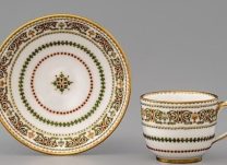 「Re: Decorative Arts」展　女子美と市立博物館が連携成果発表若い感性で名品を再解釈　３月17日から町田で